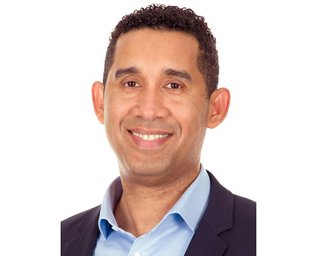 Passbild von Francis Cepero, CEO bei Primion und Opertis